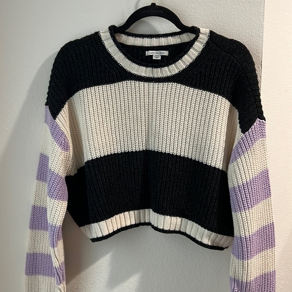 Super cute & fun American eagle sweater sz MEDIUM